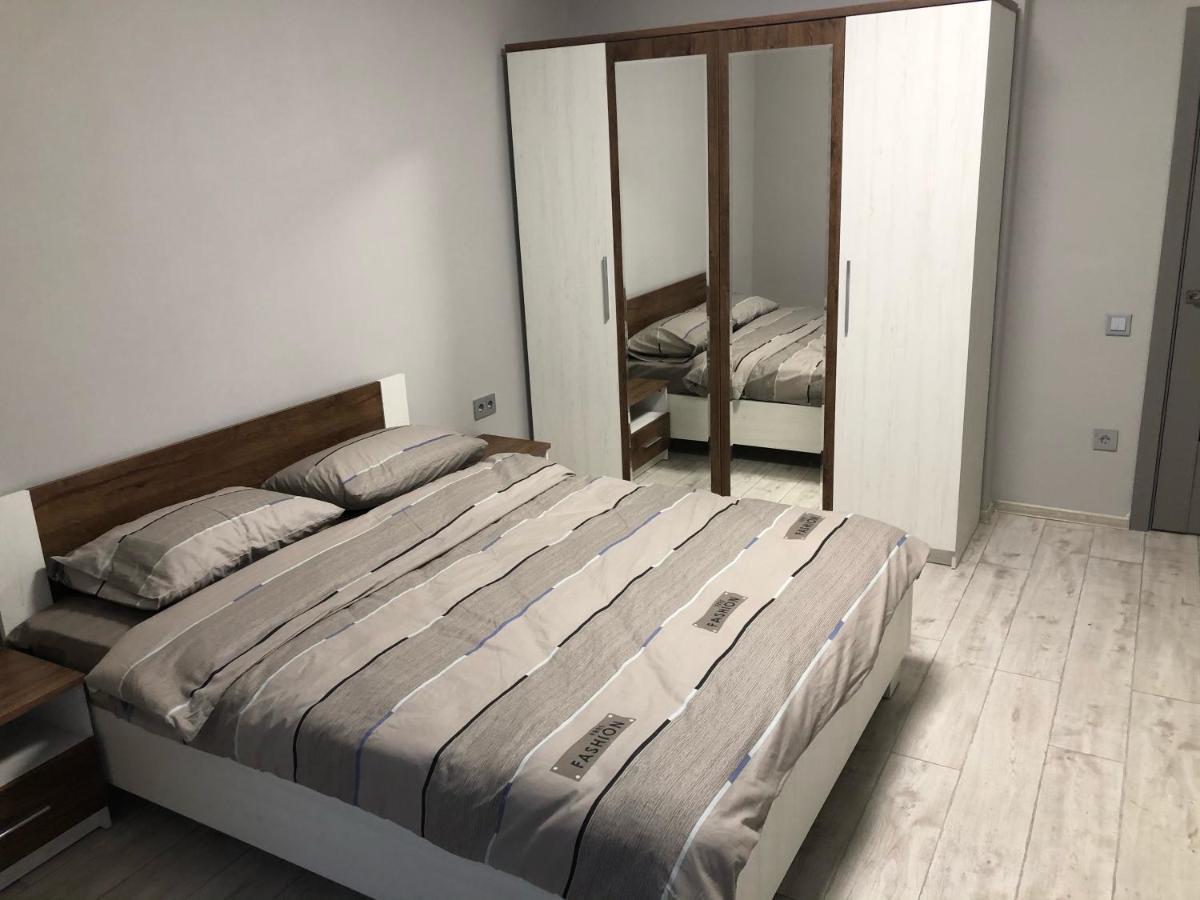 Gil Apartments, Volodimirskaja 90.246 - Majetok Bozdosh Uzjhorod Exteriör bild